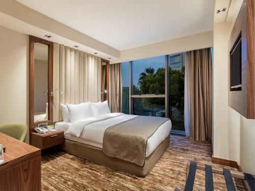 Standard Double Room with View