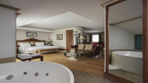 with Balcony King Suite