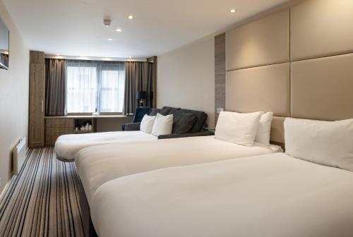 Room with Two Single Beds and Sofa Bed - Non-Smoking
