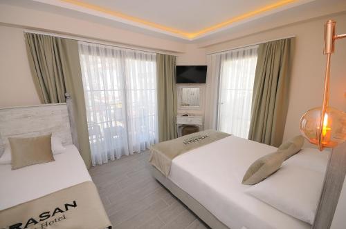 Deluxe Üç Kişilik Oda - Deniz Manzaralı