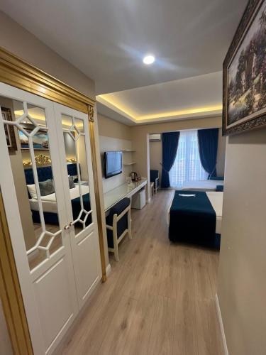 Economy Triple Room