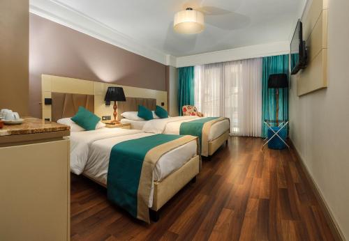 Triple Room with Balcony