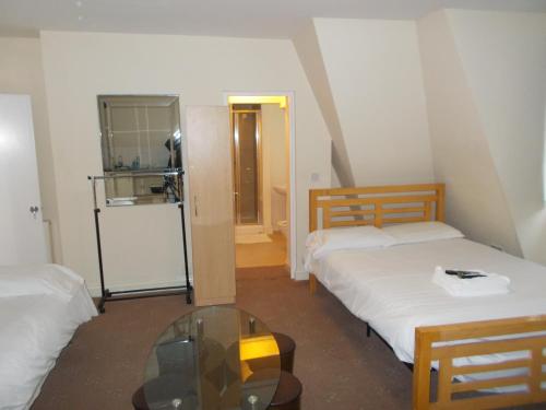 Twin Room with Private Bathroom