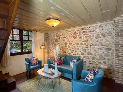 Deluxe Queen Suite