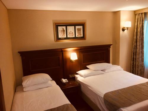 Economy Triple Room