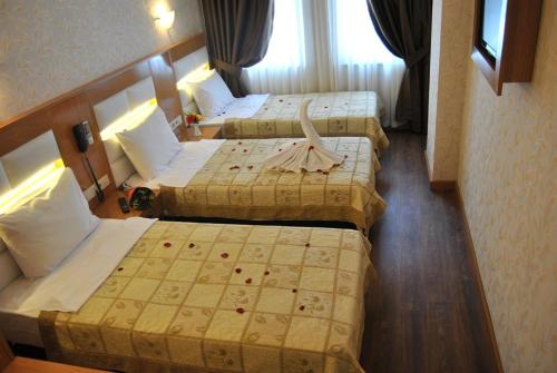 Economy Triple Room