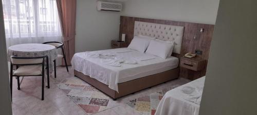 Double Room with Balcony (2 Adults + 1 Children)