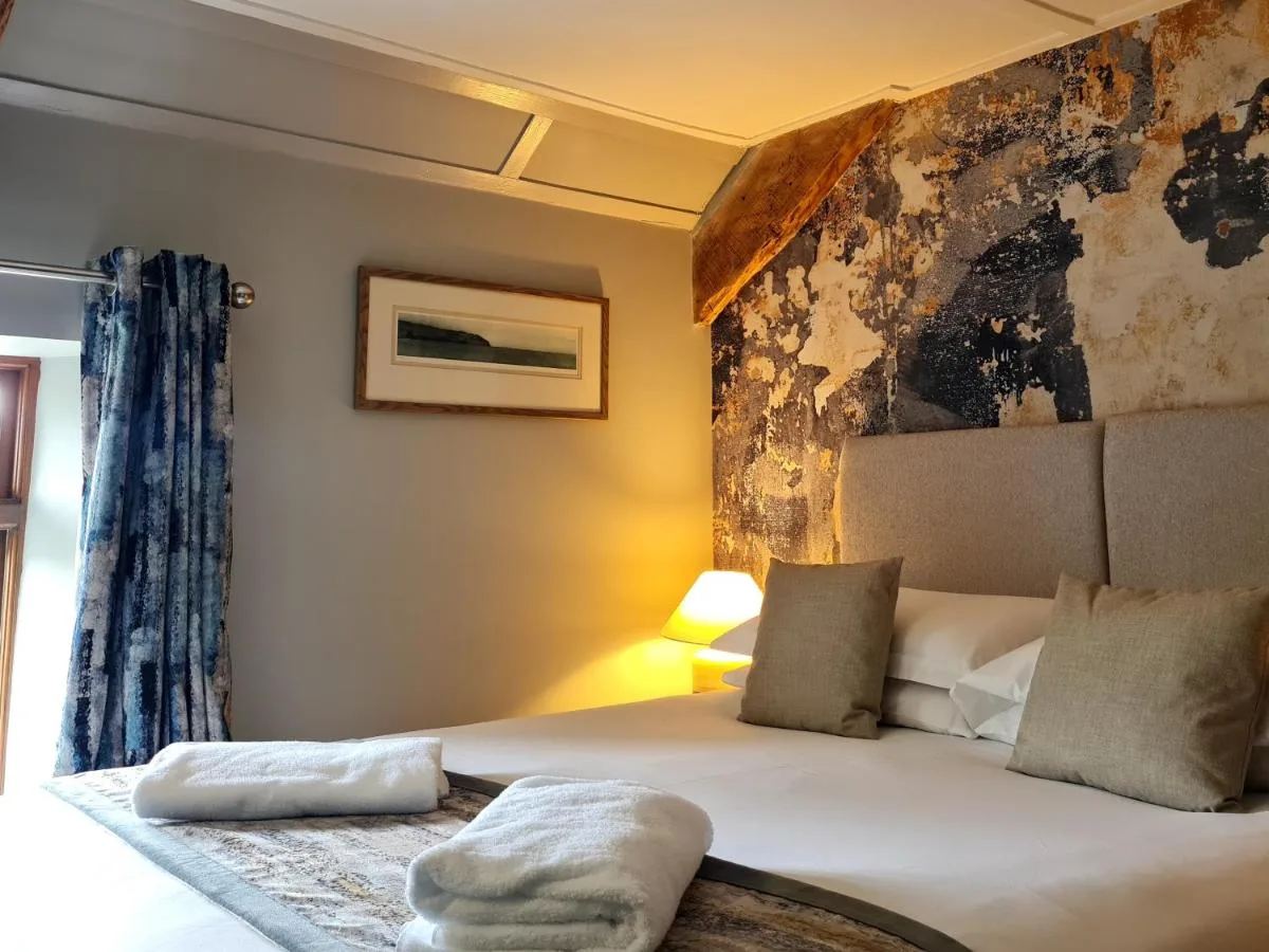 Furzeleigh Mill Inn
