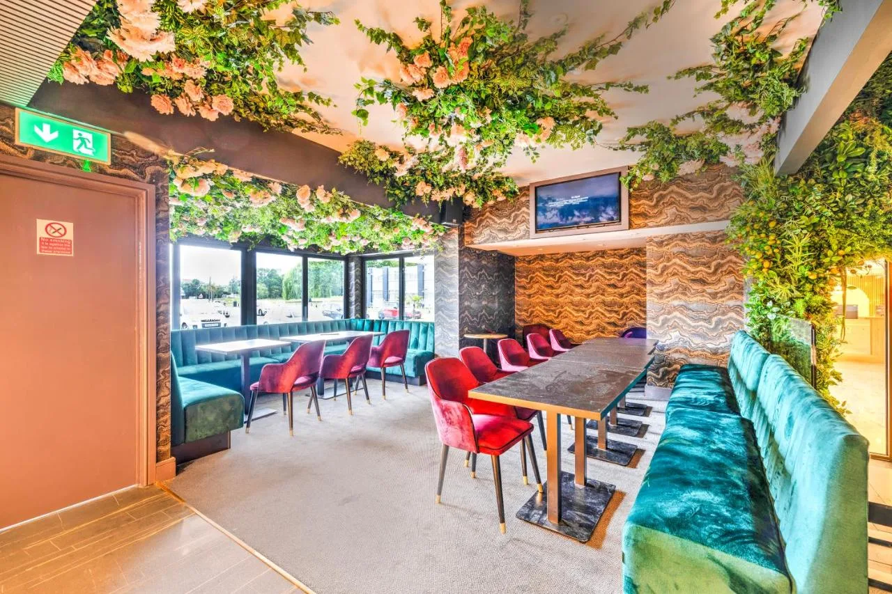 Palms Hotel & Retreat By Palette London Romford