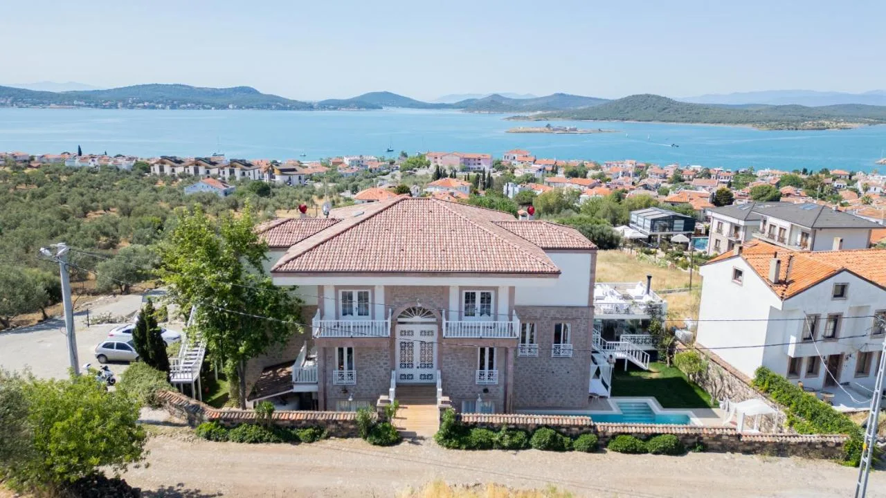 Cunda Piano Otel