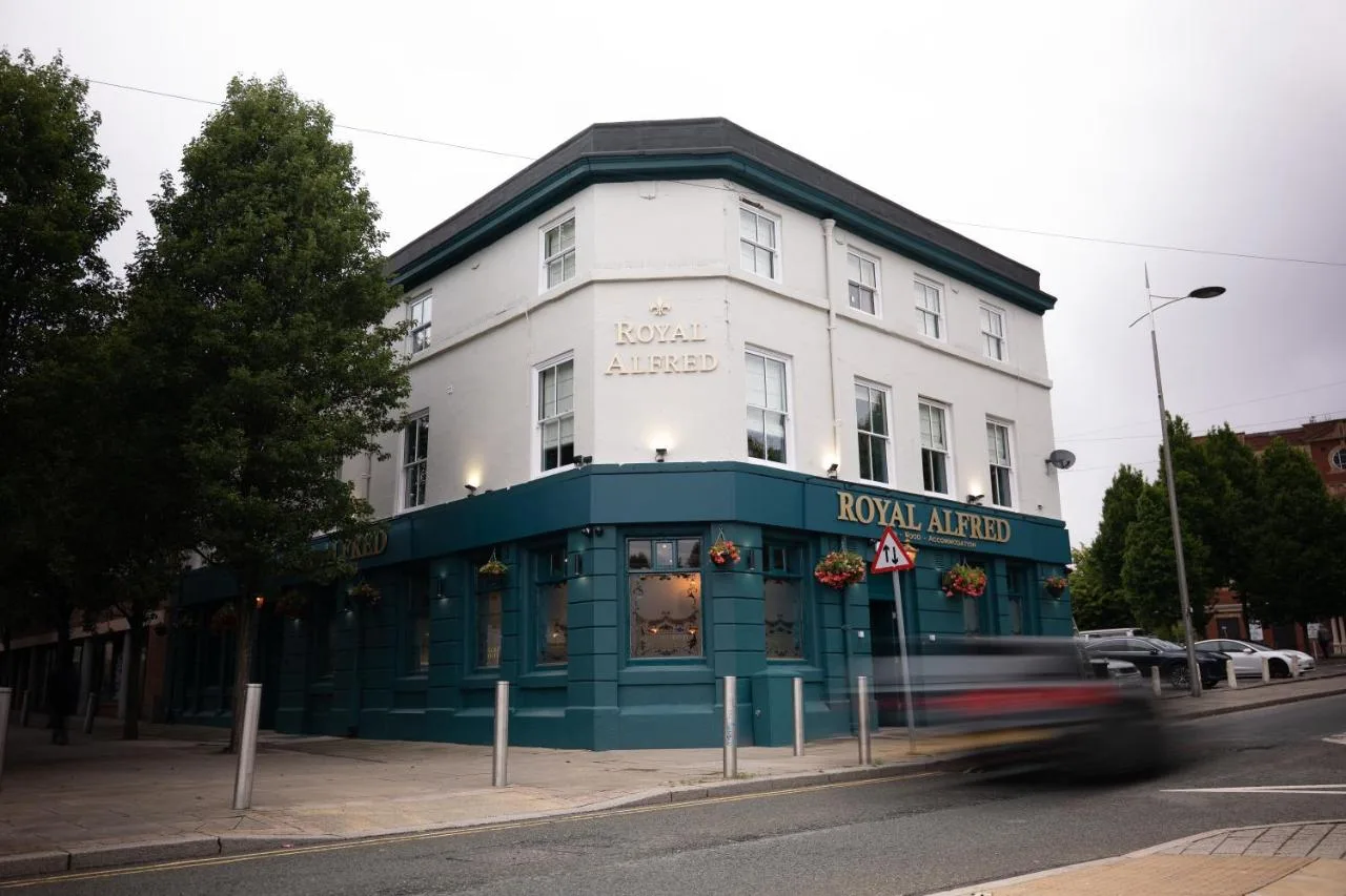 The Royal Alfred – Opposite Central Train Station