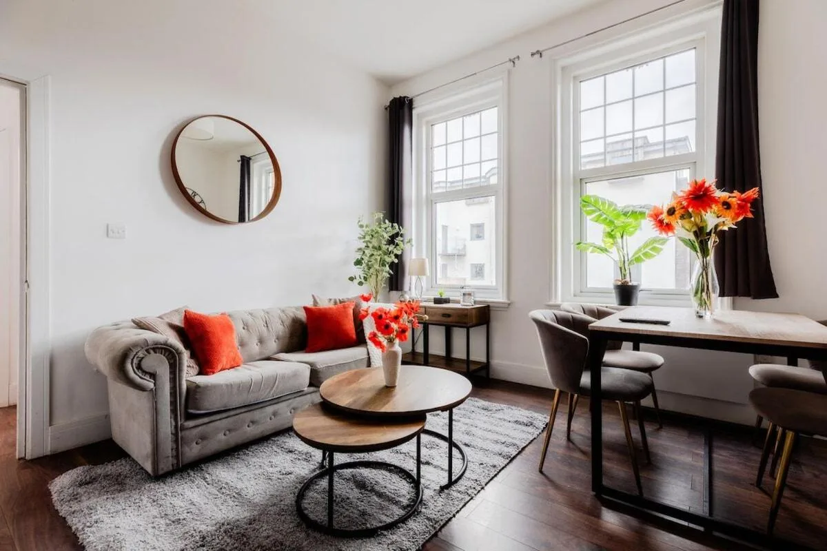 The Regency | Seafront Lux Apartments!