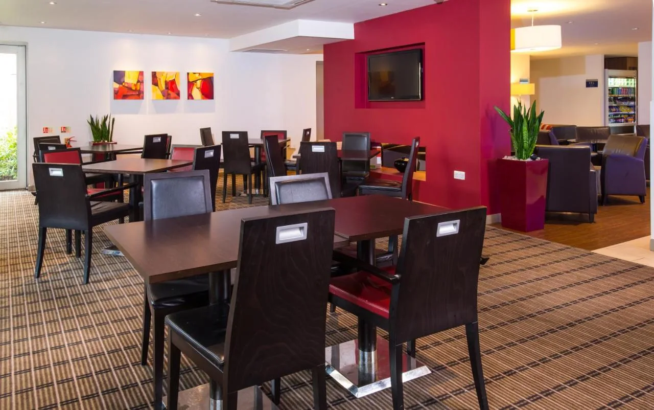 Holiday Inn Express East Midlands Airport by IHG