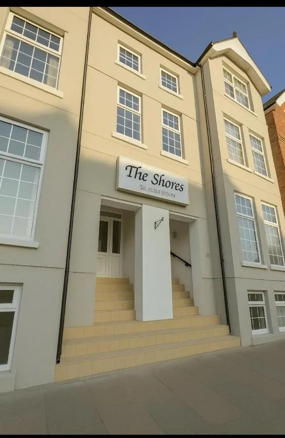 The shores hotel