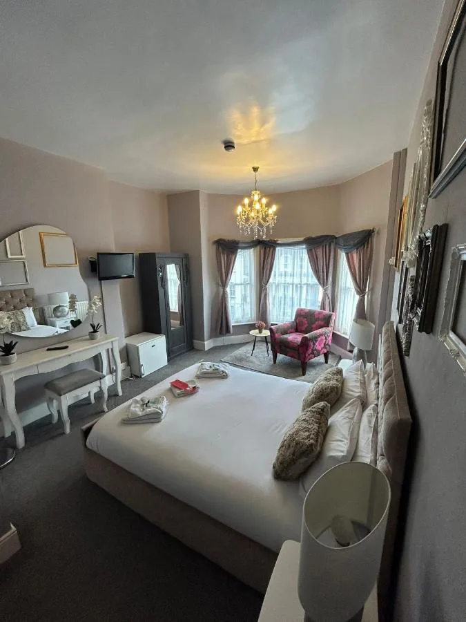 The Lyndhurst Guest house