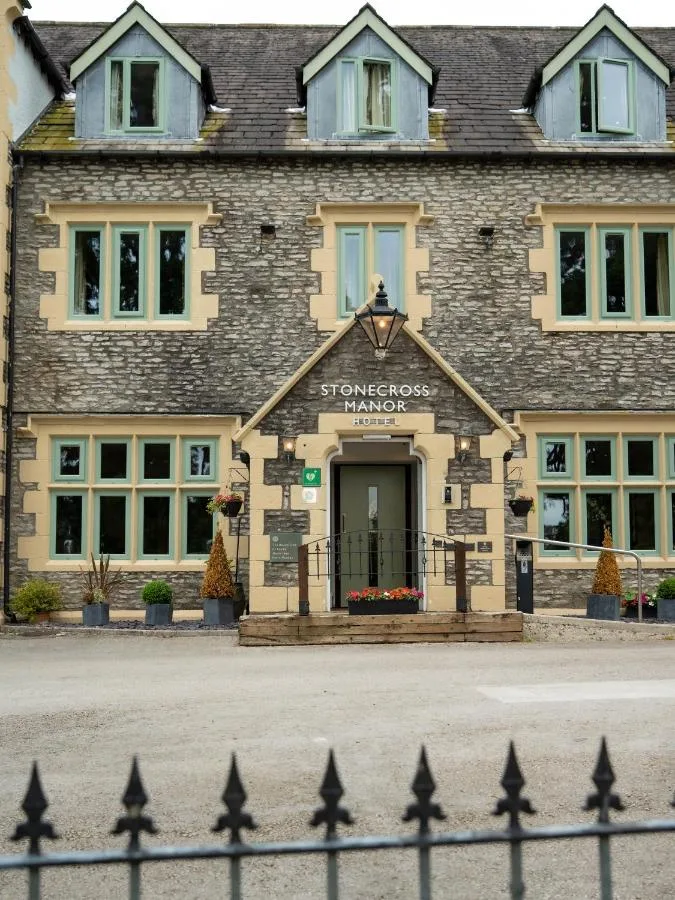 Stonecross Manor Hotel