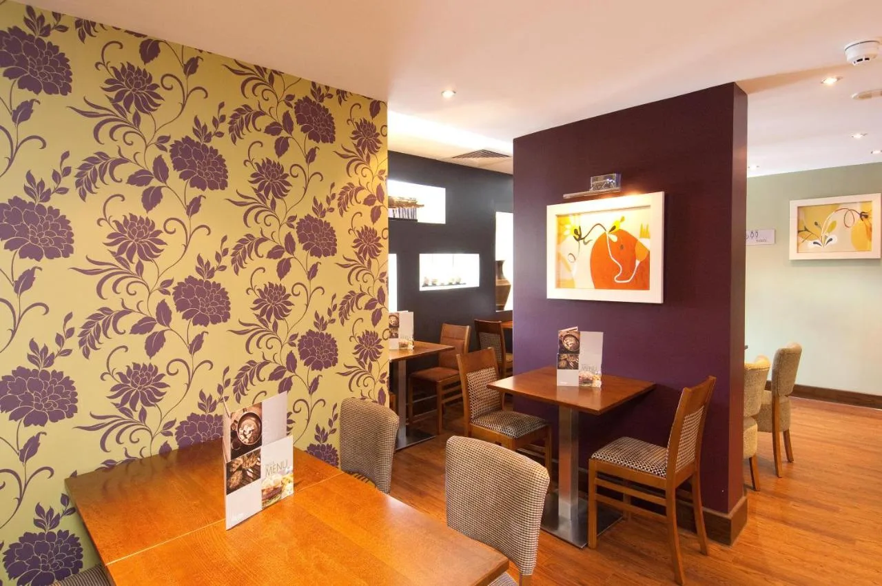 Premier Inn London Gatwick Manor Royal