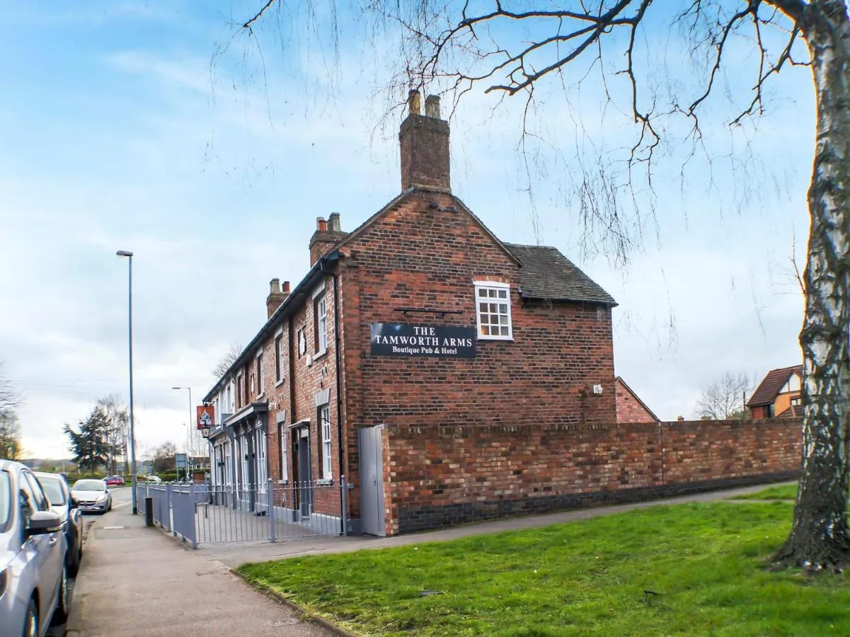 OYO Tamworth Arms Boutique Pub & Hotel