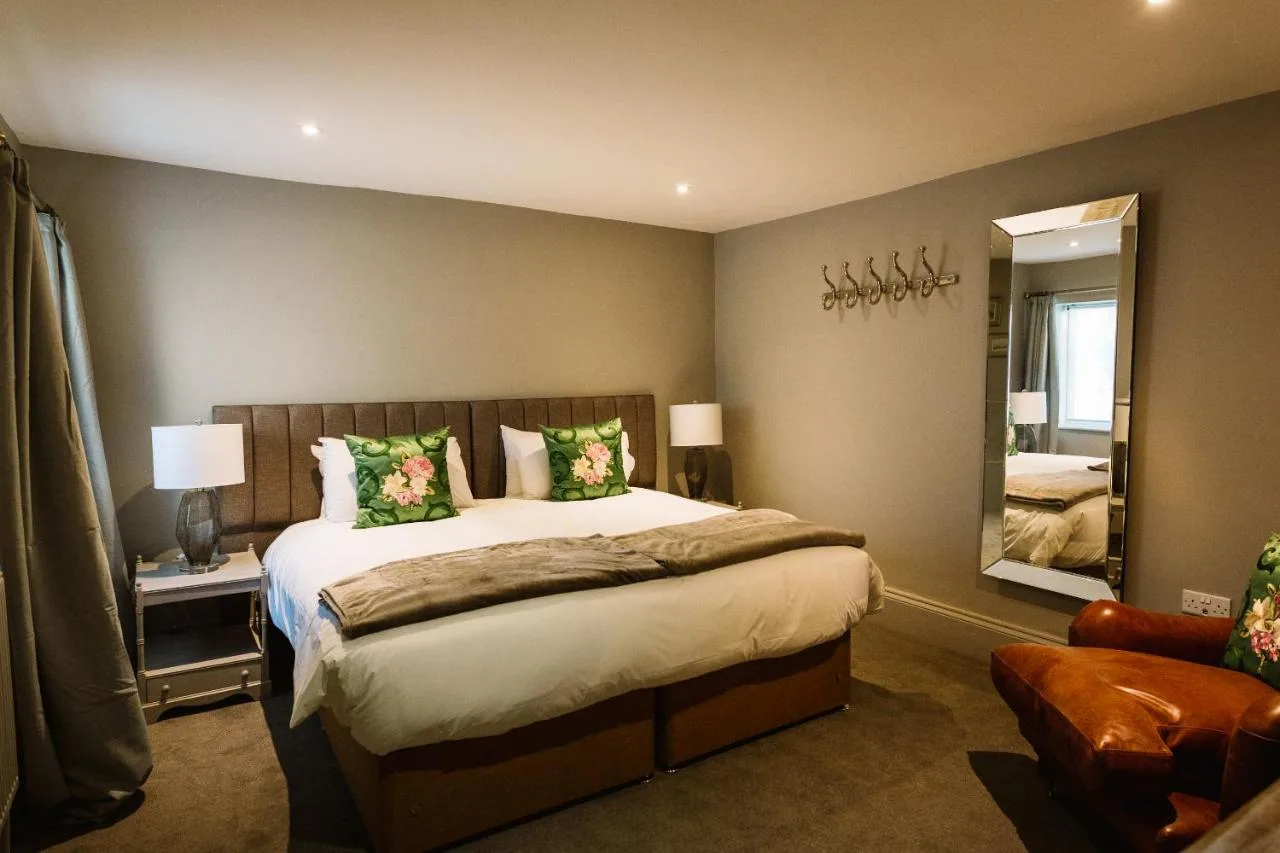 Bampton Townhouse