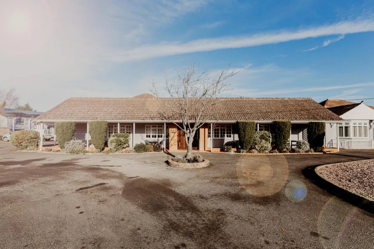 Crown Lodge Hotel
