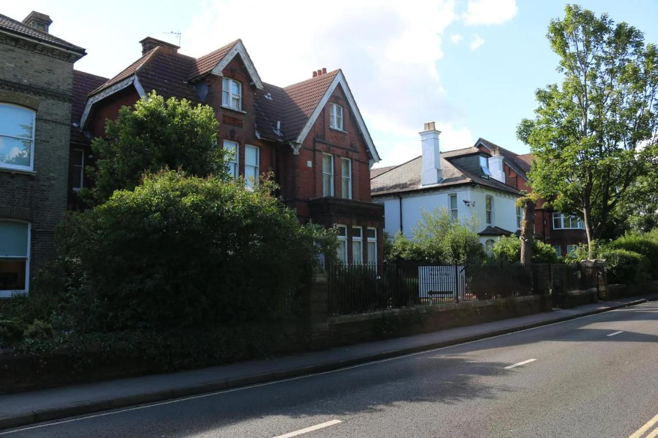 Acorn Lodge Guest House – Free parking