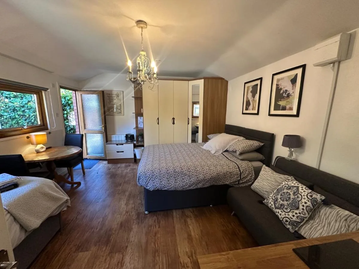 Station Approach Solihull Cabin Stays