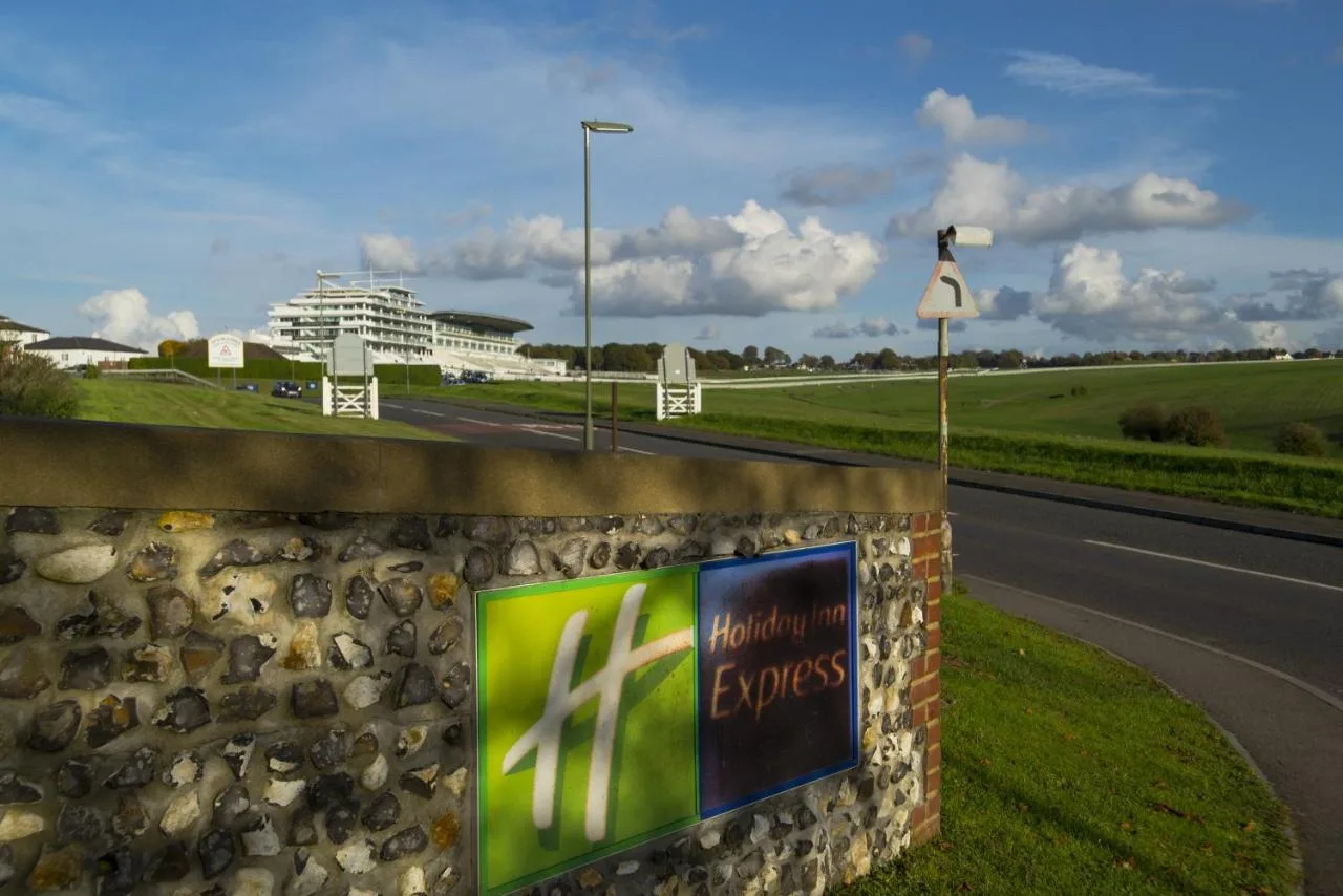 Holiday Inn Express London – Epsom Downs by IHG