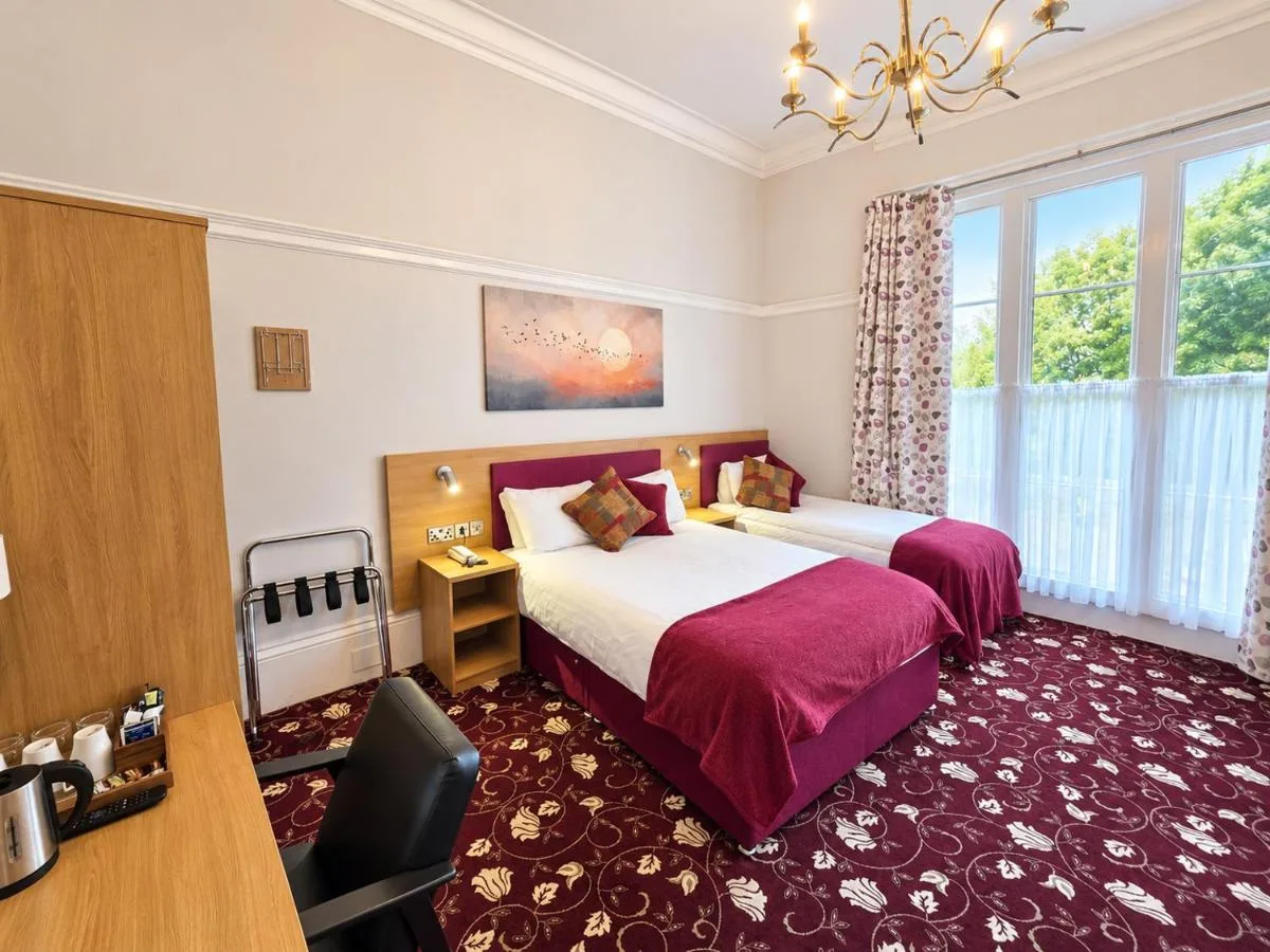 Edgerton Hotel – Ample Free Parking – 24 Hour Reception