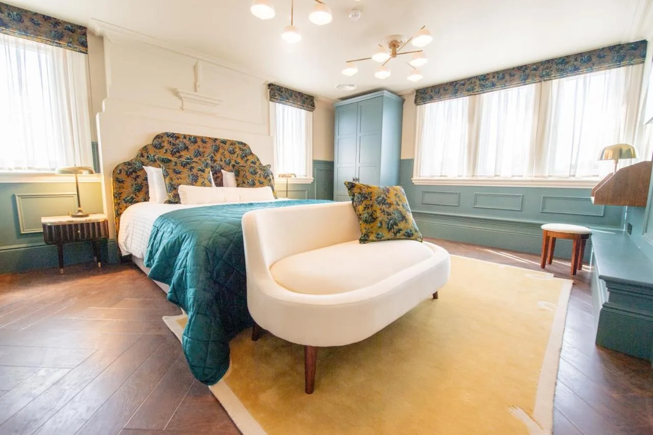 The Carre Arms Hotel & Restaurant
