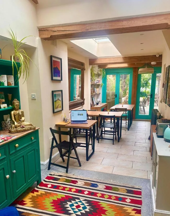 The Dragonfly Guesthouse – SELF CATERED