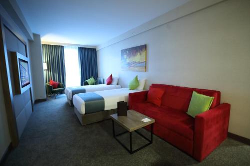 Connecting Room