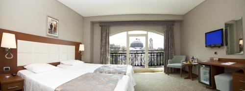 Two Connecting Double Rooms