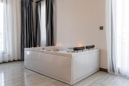 Suite with Spa Bath