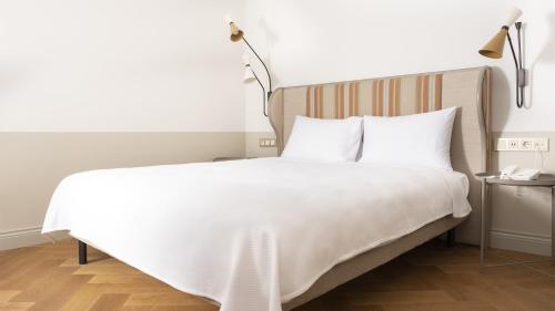Superior Double Room - Basement