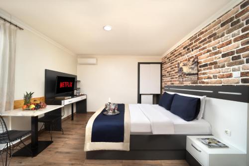 Deluxe Double Room with Bath