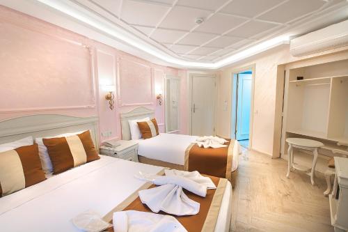 Economy Triple Room