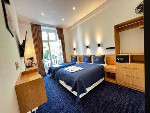 Triple Room with Balcony