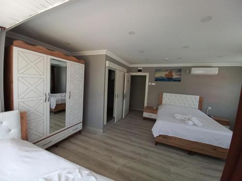 Triple Room - Private Bathroom