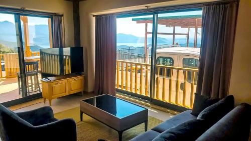 One-Bedroom Apartment with Balcony, Sea View