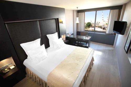 Standart Deluxe Oda - Şehir Manzaralı