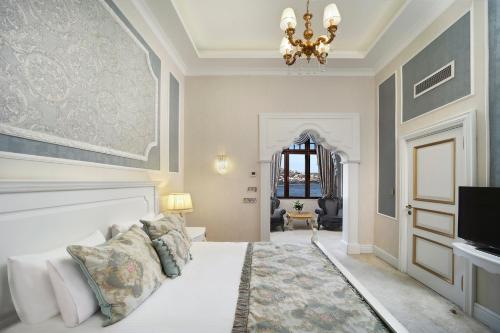 Bosphorus Suite Room