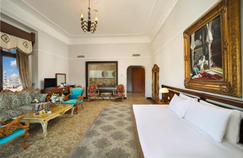 Junior Suite with Spa Bath