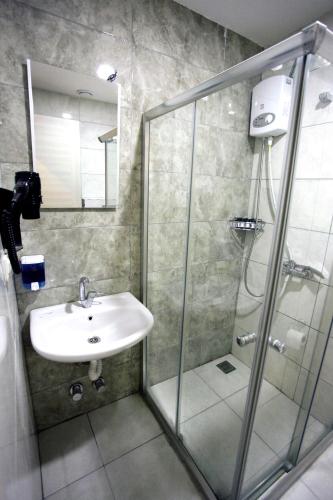 Basic Triple Room