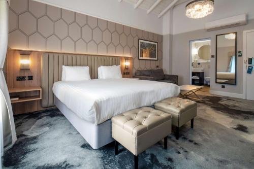 Suite with One Double Bed and Sofa Bed - Non-Smoking