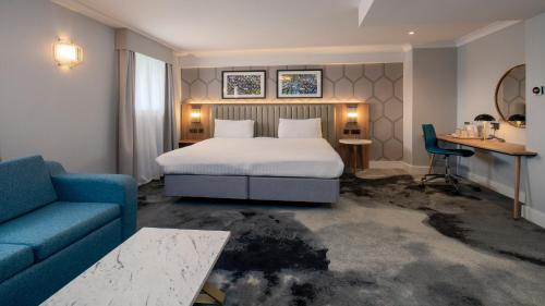 Superior Family Room with One King Bed and Sofa Bed - Non-Smoking