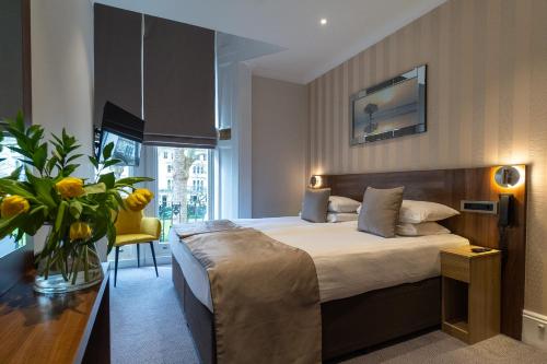 Double Room - Garden View