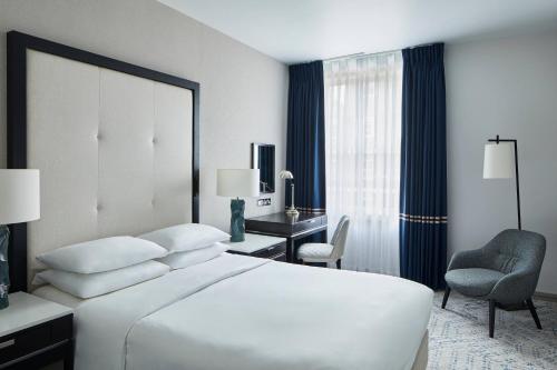 Classic Guest Room with One Queen Bed