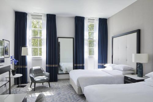 Double Room - Two Double Beds with Square View