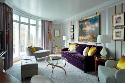 Premier Suite, Executive lounge access, 1 King, Sofa bed
