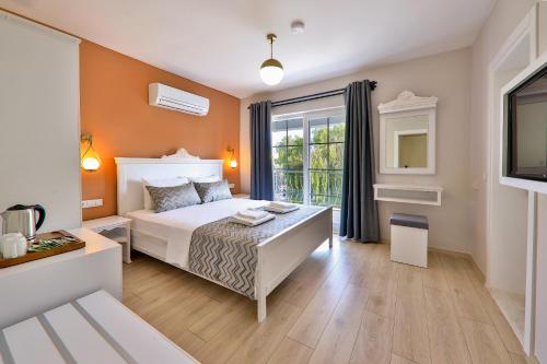 Double Room - Balkonlu ve Deniz Manzaralı